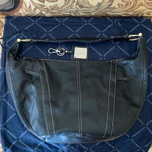 Tignanello Black Leather Hobo Shoulder Bag Gold Hardware Tassel Dust Bag